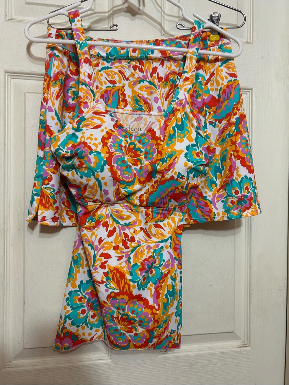 NWOT 2 pcs tankini and skort suit size 8